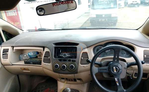 TOYOTA INNOVA G
