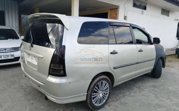 TOYOTA INNOVA G