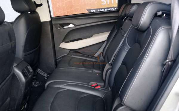 WULING ALMAZ 1.5 LT LUX CVT