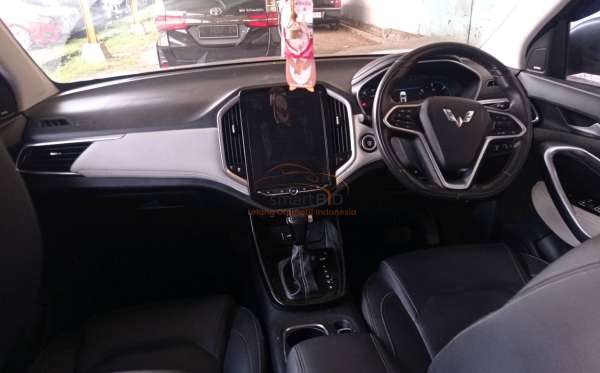 WULING ALMAZ 1.5 LT LUX CVT