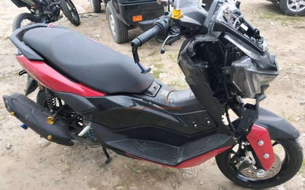 YAMAHA NMAX