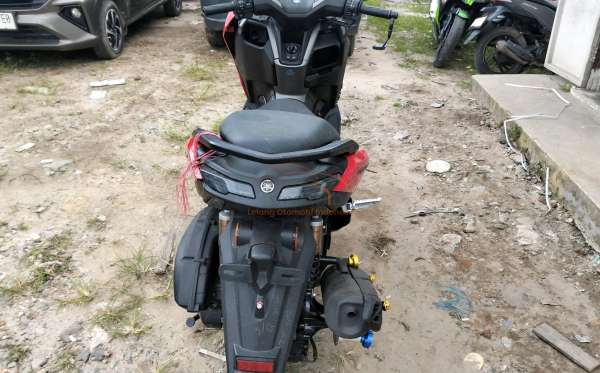 YAMAHA NMAX