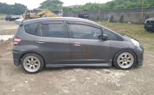 HONDA  JAZZ  GE8 1.5 E
