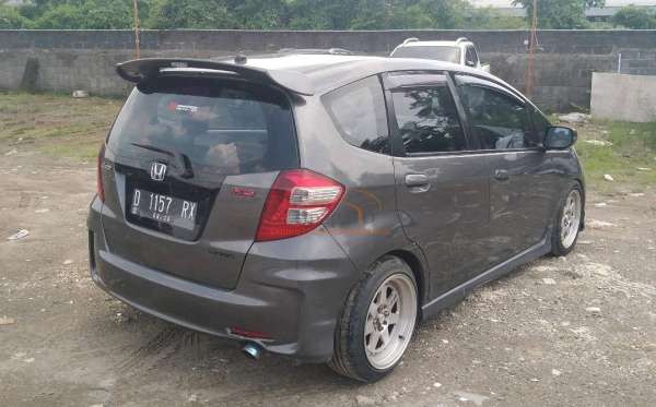 HONDA  JAZZ  GE8 1.5 E