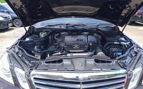 MERCEDES BENZ E 250 CGI