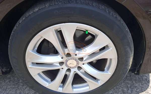 MERCEDES BENZ E 250 CGI