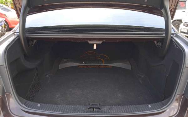 MERCEDES BENZ E 250 CGI