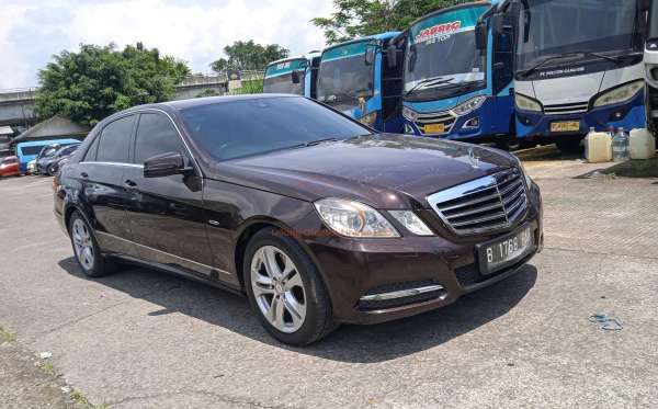 MERCEDES BENZ E 250 CGI