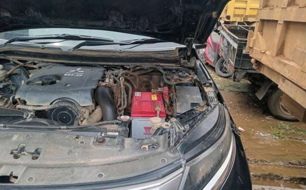 MITSUBISHI PAJERO SPORT 2.5L GLX (4X4)