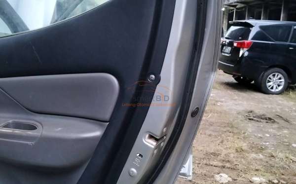 MITSUBISHI DC HDX 4X4