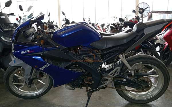 YAMAHA YZF R15