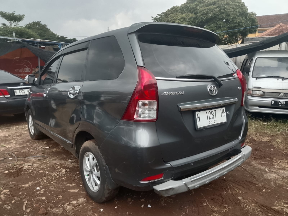 TOYOTA AVANZA