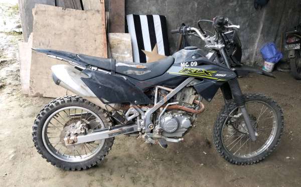 KAWASAKI KLX 150