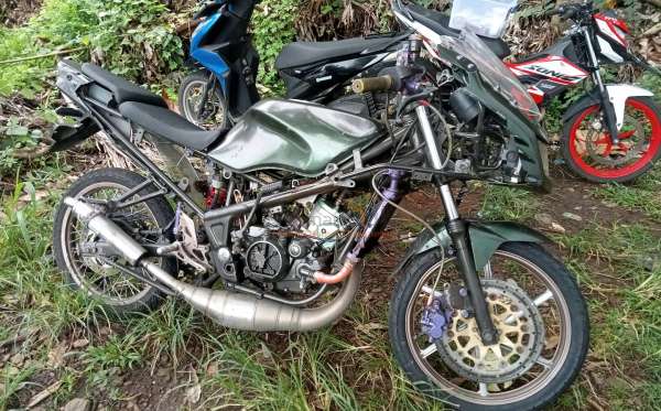 KAWASAKI NINJA 150 RR