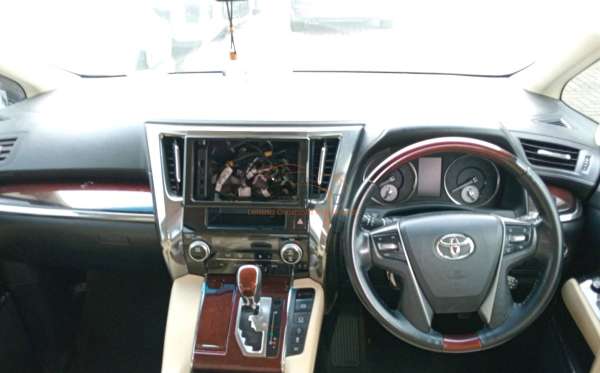 TOYOTA ALPHARD 2.5 G