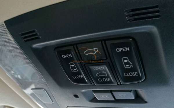 TOYOTA ALPHARD 2.5 G