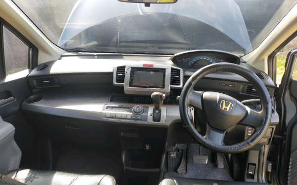 HONDA FREED GB3 1.5 E