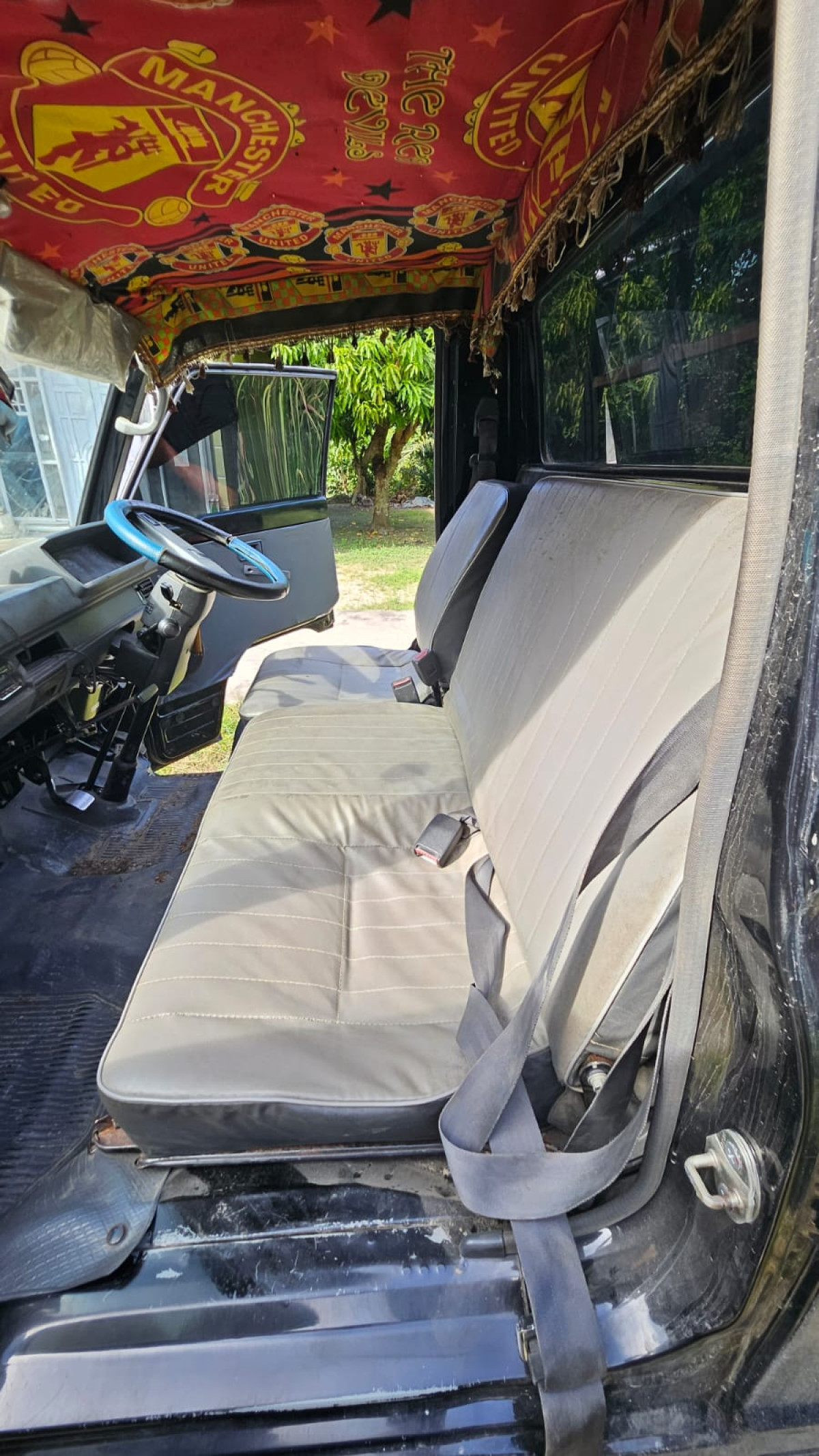 MITSUBISHI L 300  PU