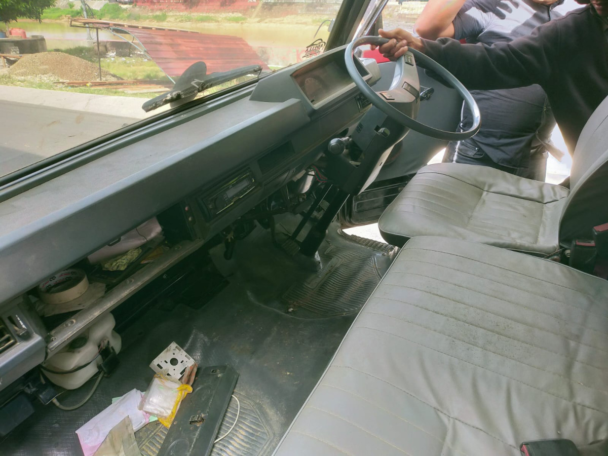 MITSUBISHI L 300  PU