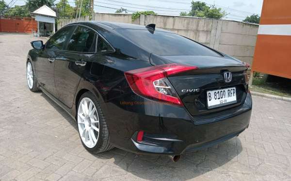 HONDA  CIVIC  1.5 TC