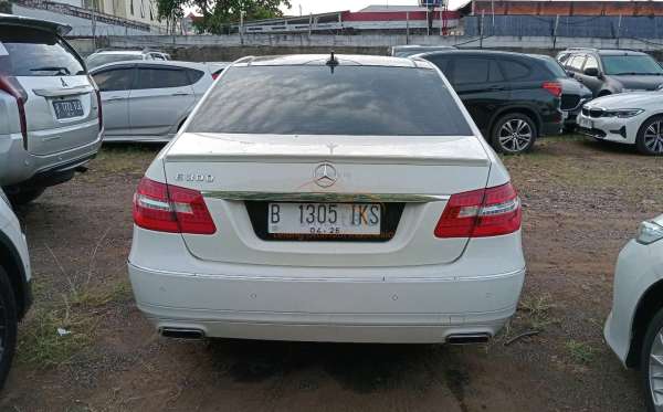 MERCEDES BENZ E 300