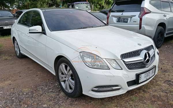 MERCEDES BENZ E 300