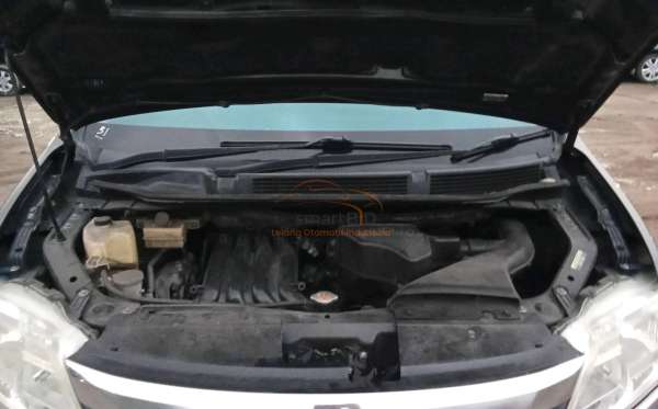 NISSAN SERENA HIGHWAY STAR