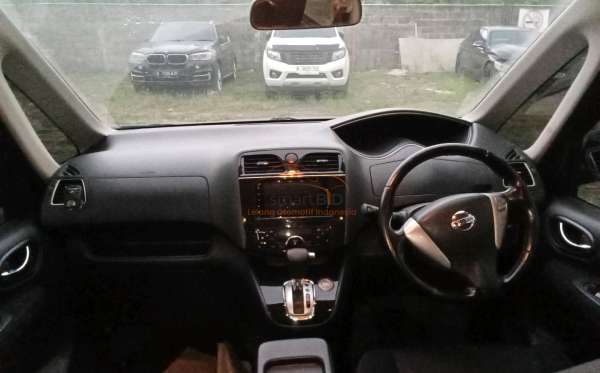 NISSAN SERENA HIGHWAY STAR