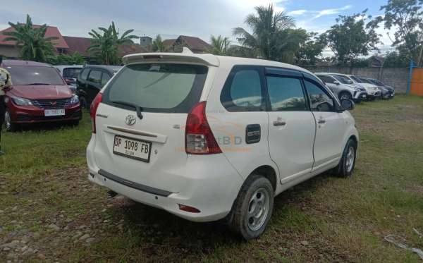 TOYOTA AVANZA