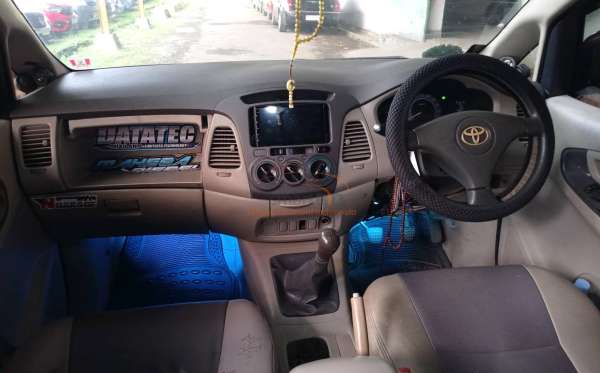 TOYOTA INNOVA