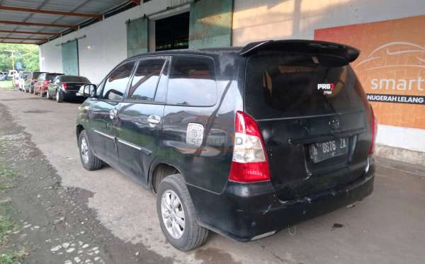 TOYOTA INNOVA