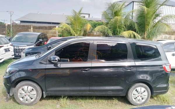 WULING CONFERO