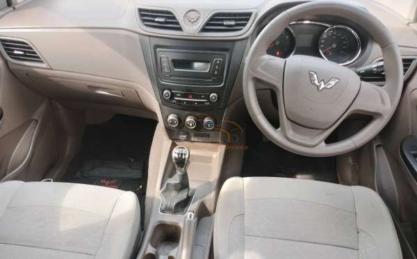 WULING CONFERO