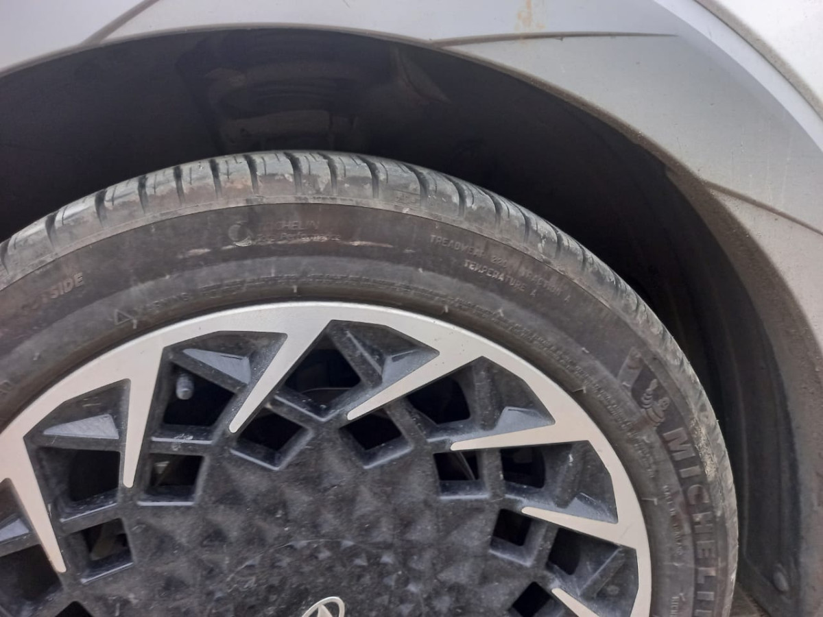 HYUNDAI  IONIQ  5 EV SIGNATURE