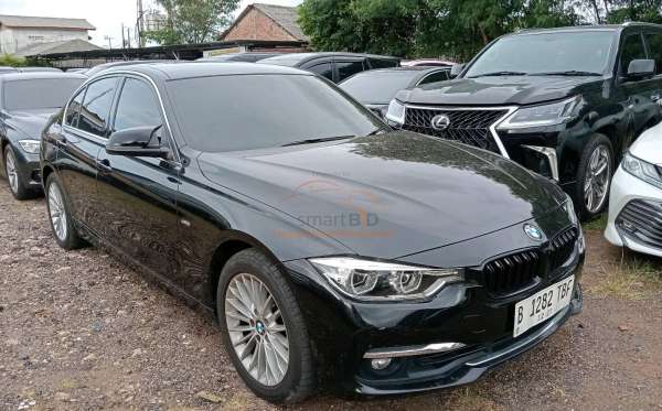 BMW 320I CKD AT