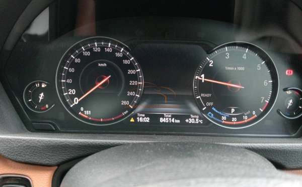 BMW 320I CKD AT