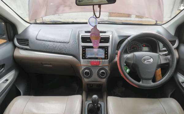 DAIHATSU XENIA