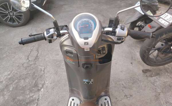 HONDA SCOOPY PRESTIGE