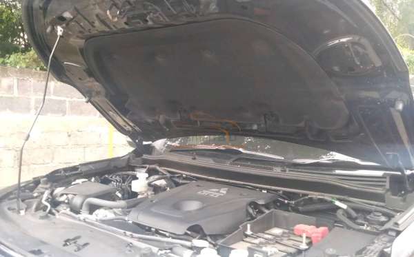 MITSUBISHI PAJERO SPORT DAKAR