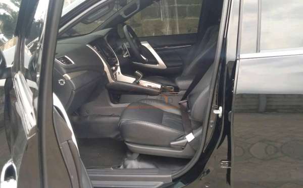 MITSUBISHI PAJERO SPORT DAKAR