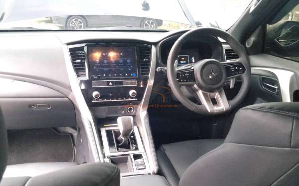 MITSUBISHI PAJERO SPORT DAKAR