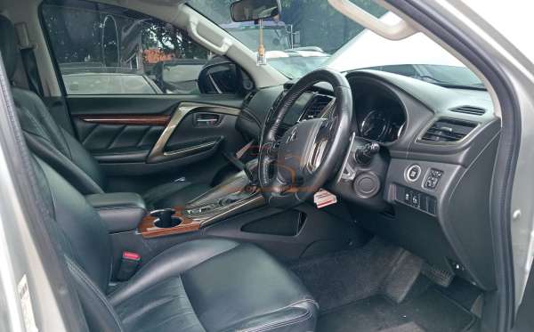 MITSUBISHI  PAJERO  SPORT 2.4L DAKAR-L (4X2)