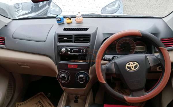 TOYOTA AVANZA 1.3 G
