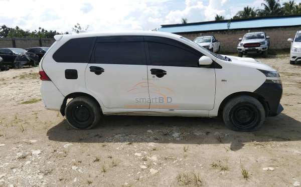TOYOTA AVANZA