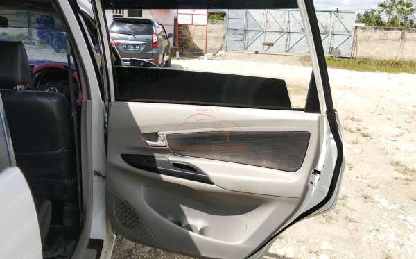 TOYOTA AVANZA