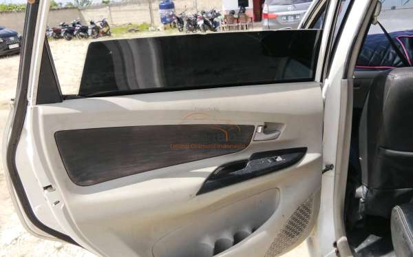 TOYOTA AVANZA