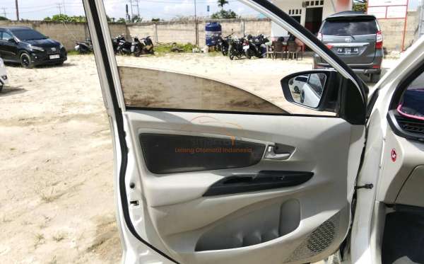 TOYOTA AVANZA