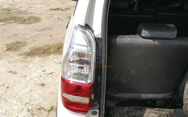 TOYOTA AVANZA
