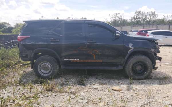 TOYOTA FORTUNER G 2.4