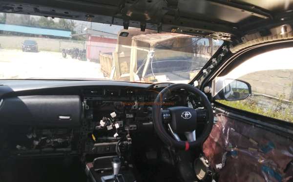 TOYOTA FORTUNER G 2.4